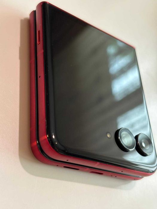 Telefon mobil Motorola razr 60 ultra, Dual SIM