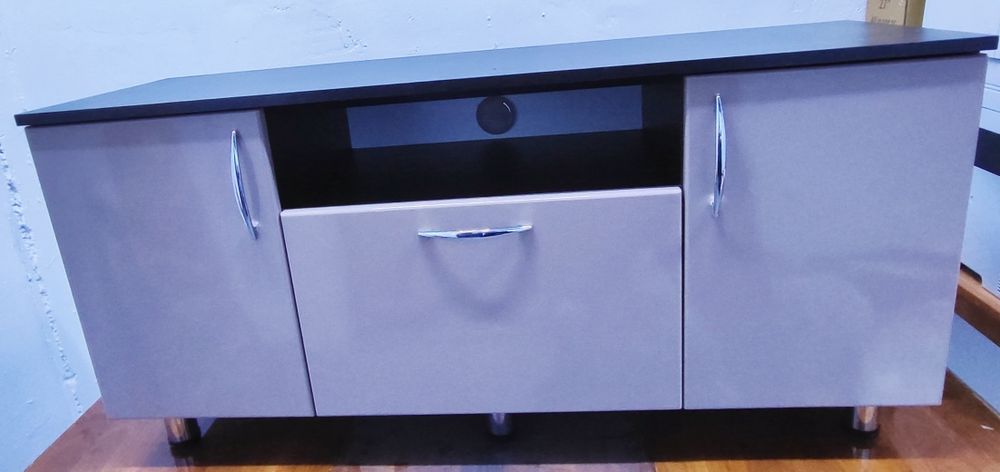 Шкаф подставка под телевизор