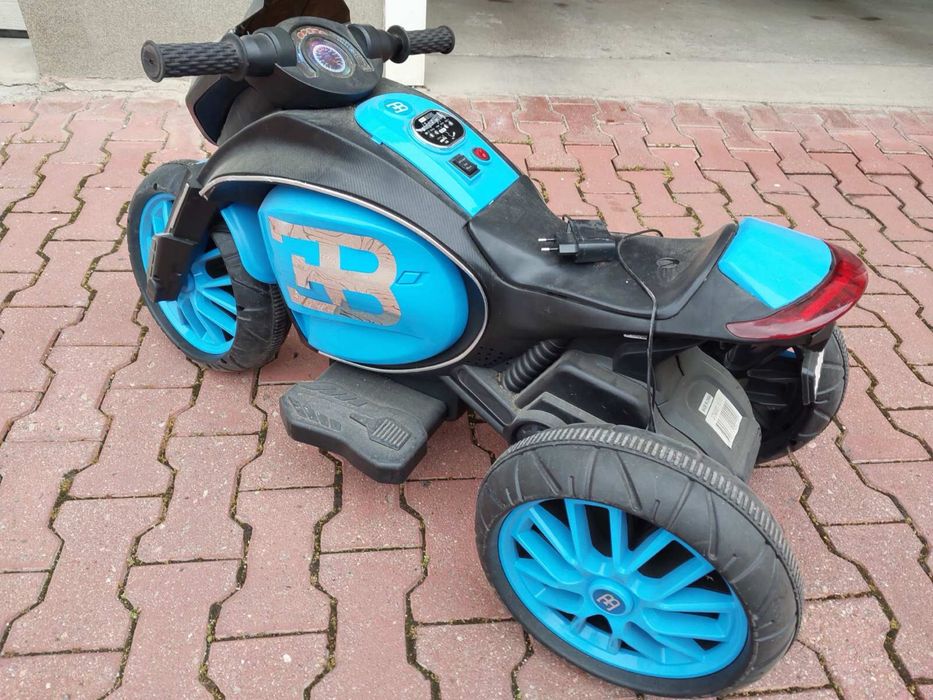 Акумулаторен детски мотор Bugatti