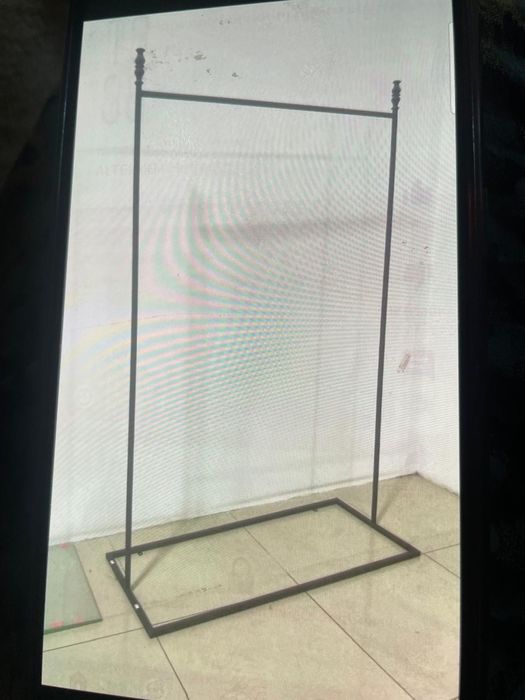 Стеллажи для одежды магазинов