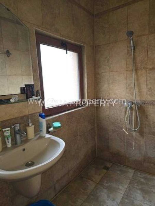 Шок-отстъпка, топ локация — къща с морска панорама във Варна