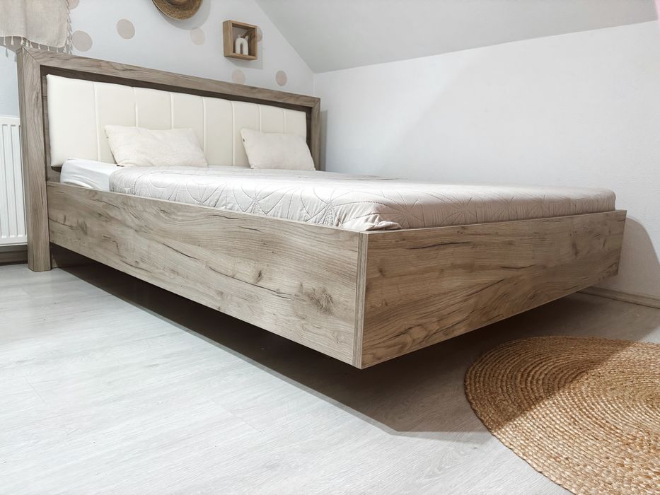 Vand pat 160x200- se vinde fara saltea!