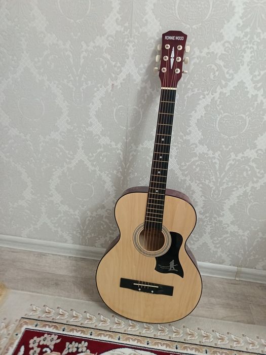 Гитара акустика нормально состояние новый