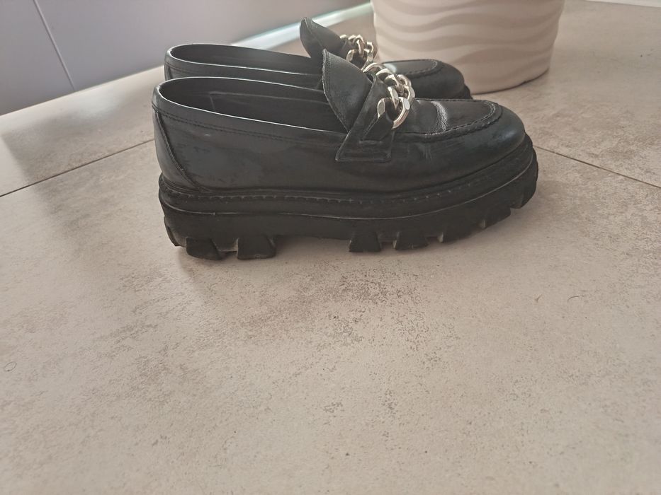 Продам лоферы 36-37