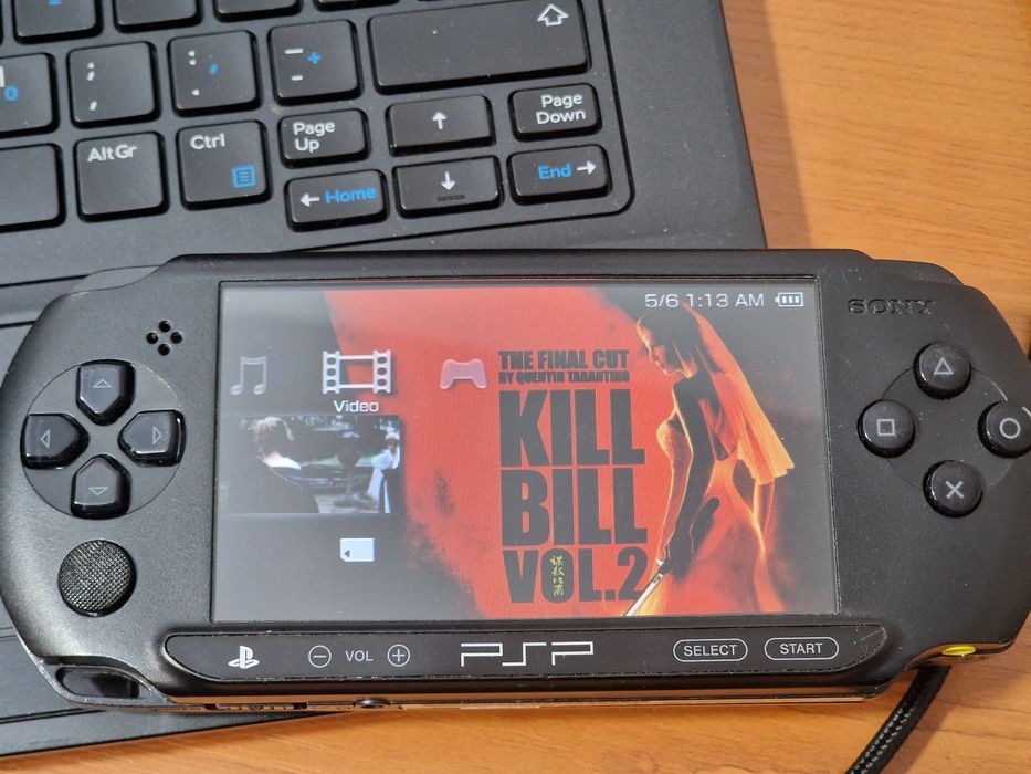 PlayStation Potable PSP Street e1004 modat