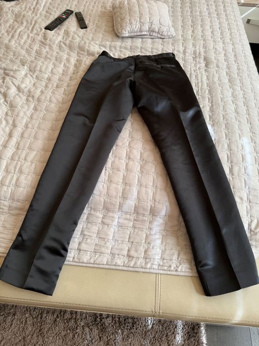 Черен костюм            .