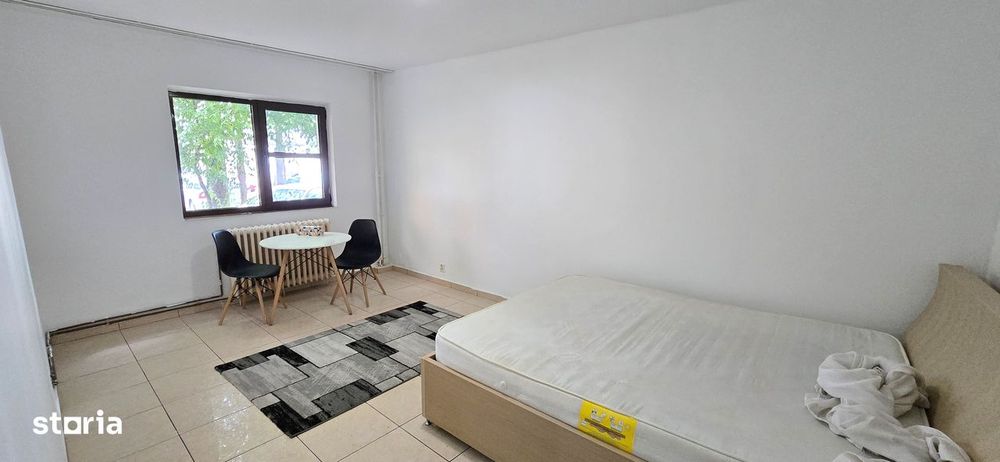 Apartament 3 camere decomandat, CT, tamplarie PVC, balcon, Galata