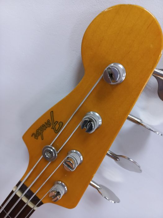 Fender Jazz Bass MiJ AVRI'62 1996 год.