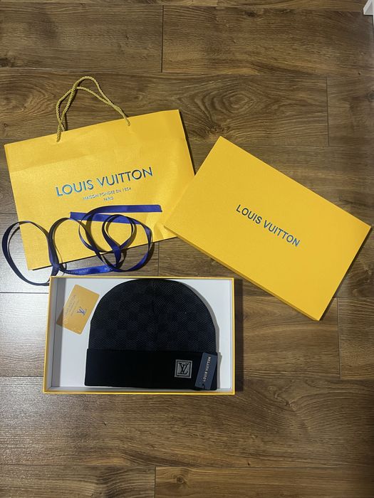 Căciulă Louis Vuitton – model Damier Graphite