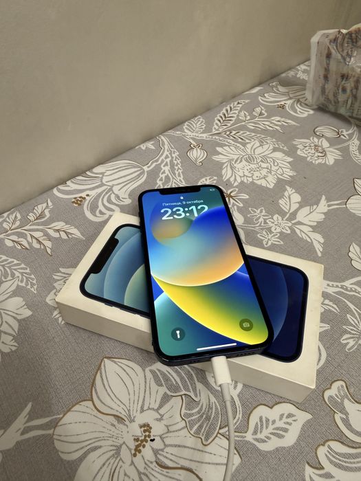 Iphone 12 , 64gb