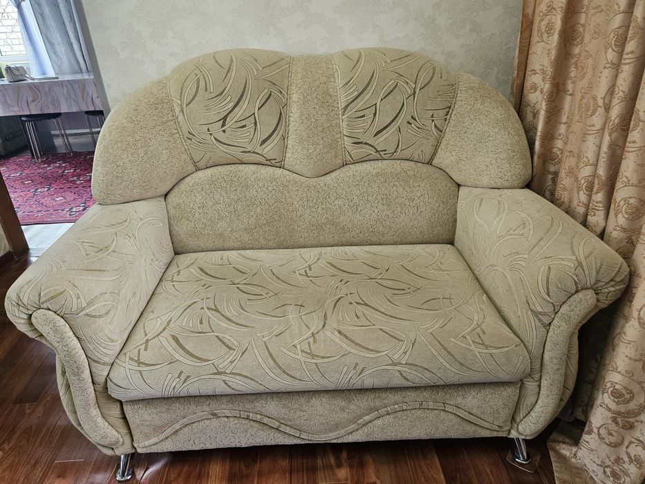 Продам уголок отдыха тройка