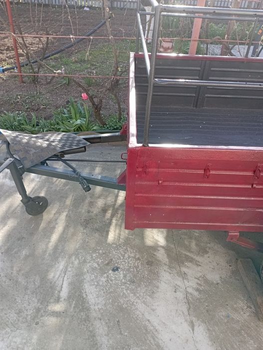 Vînd remorca autoturim