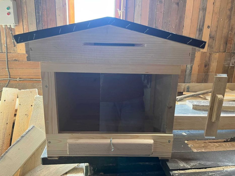 Stupi și subansamble apicole de calitate