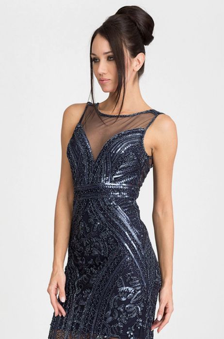Платье вечернее с пайетками и бисером