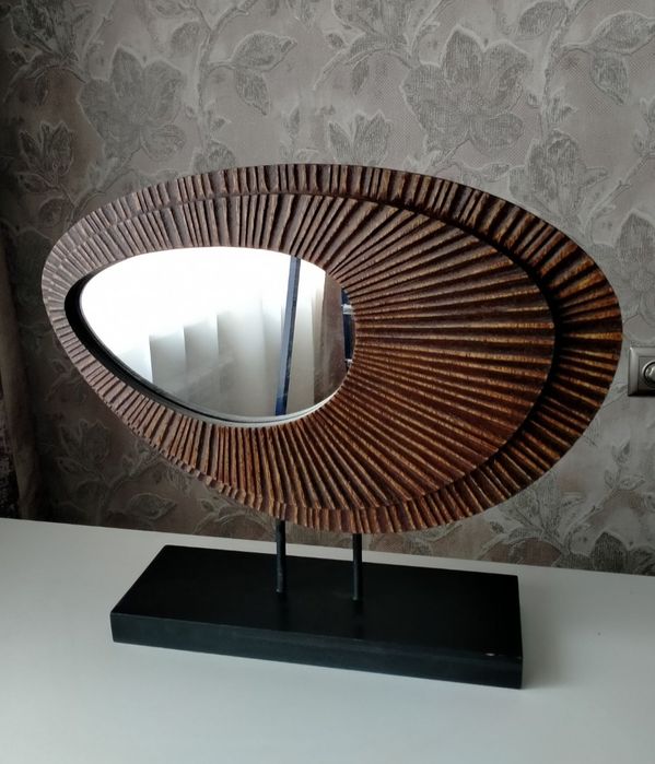 Дизайнерское зеркало