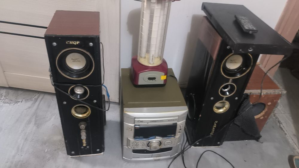 Сам буфер басс колонки +телевизор маленький старый