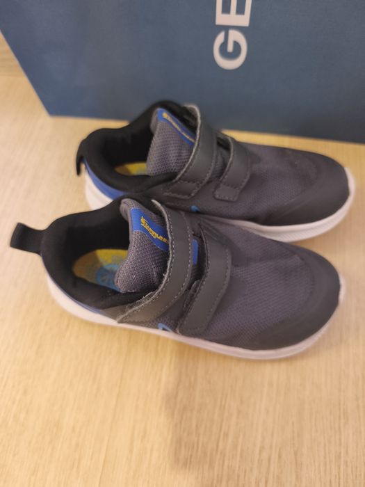 Маратонки Nike 27 номер