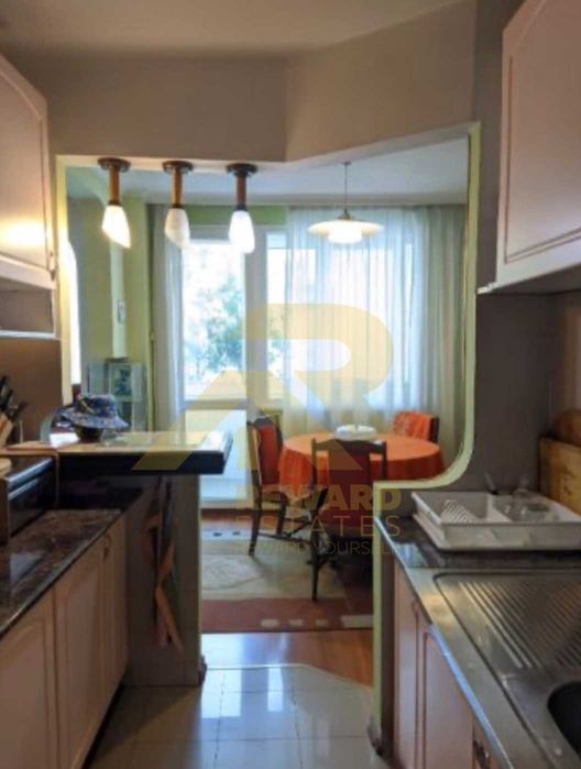 Продава се Тристаен апартамент в София, Център - 132 кв.м за 1887 €/кв.м - Снимка #2