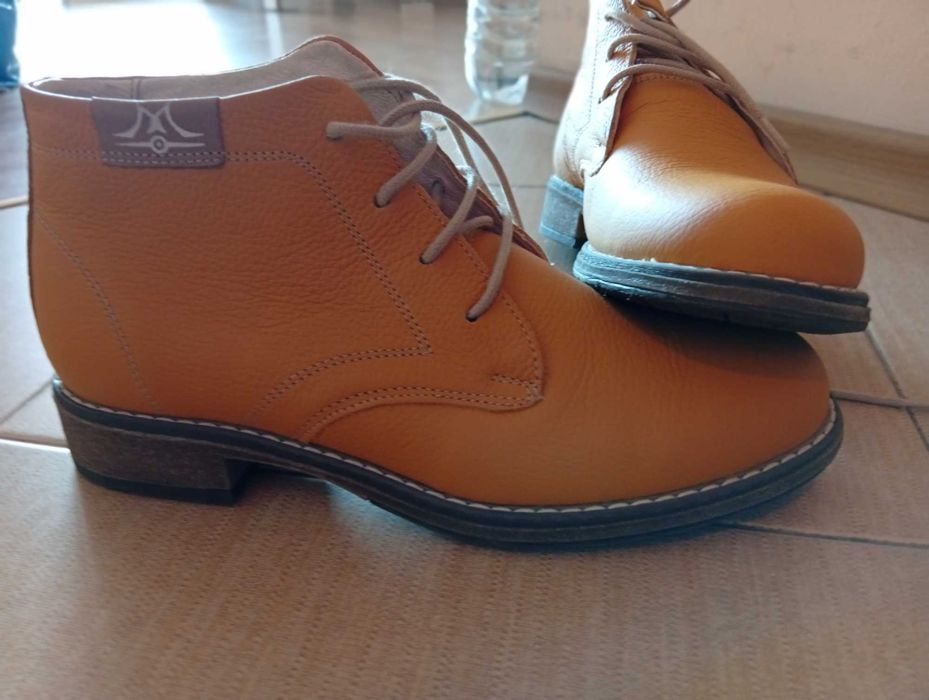 Чисто нови дамски боти