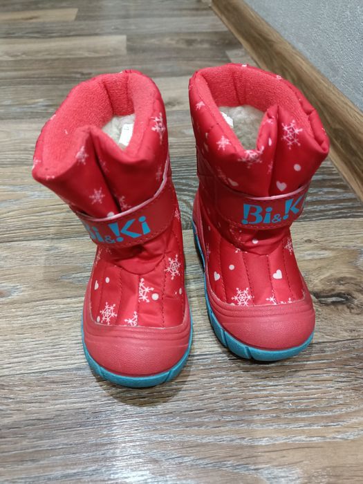 Продам обувь детскую