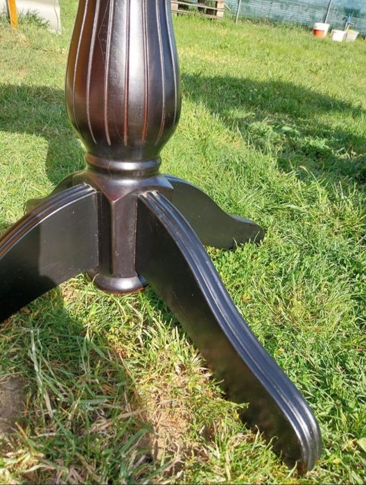 Masa rotunda din lemn masiv