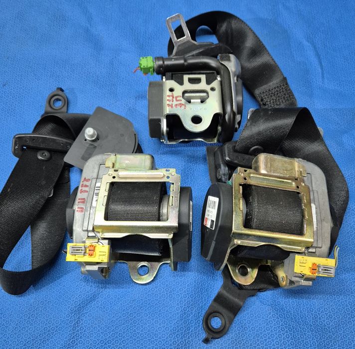 Предпазни колани мерцедес w211 2004г