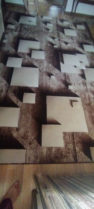 Продам ковровые дорожки и ковры