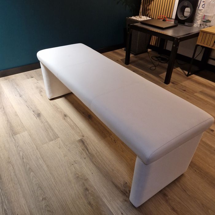 Banca hol, pat matrimonial