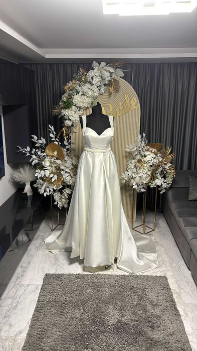 Vand rochie de mireasa
