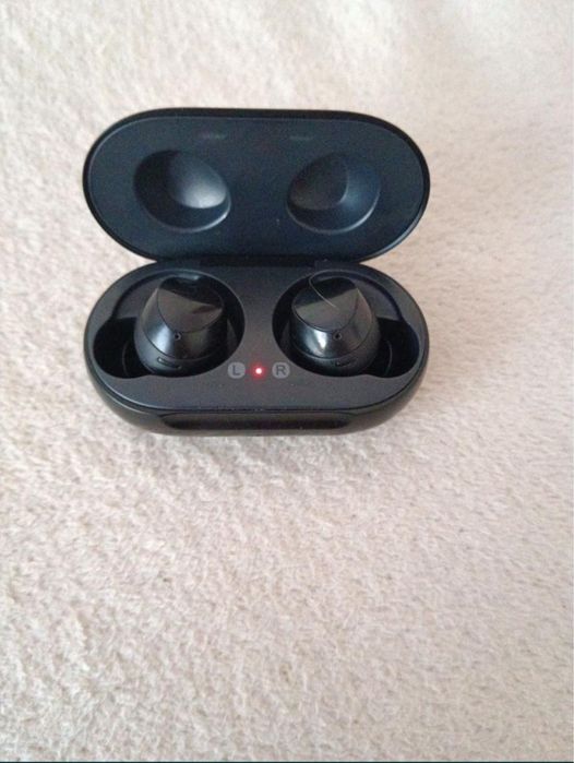 Продам Samsung buds