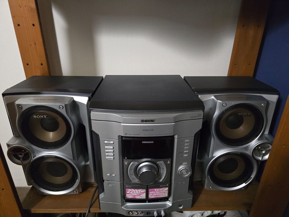 Колонки центр, Блютуз.