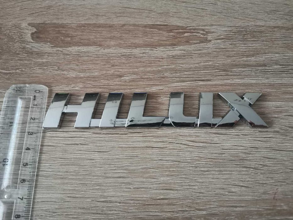 Toyota HILUX метална емблема 15 см