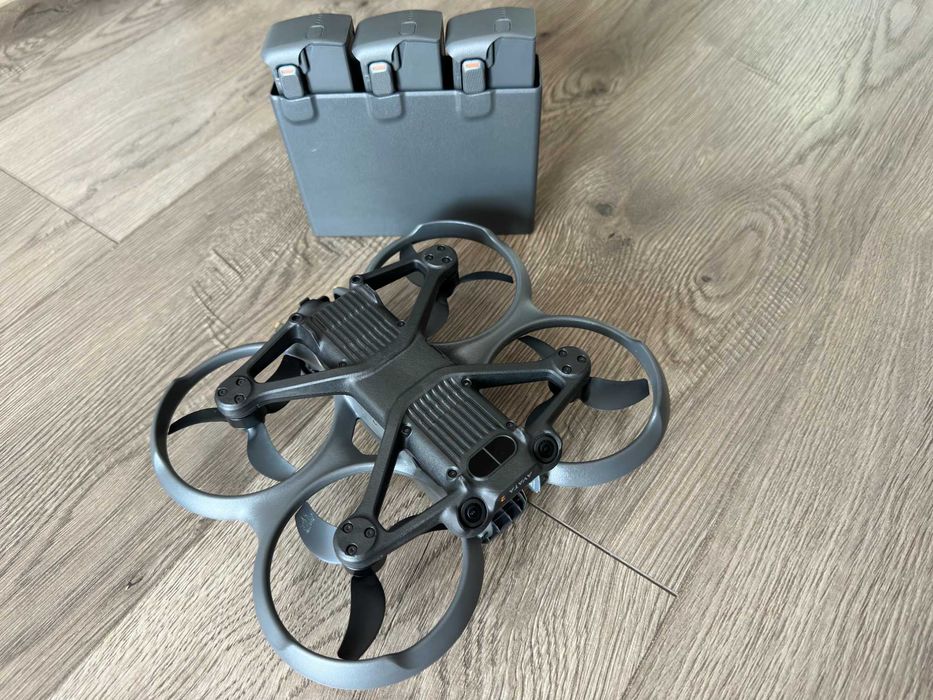 DJI Avata 2 – Combo cu 3 baterii + DJI Care Refresh valabil până în oct. 2026