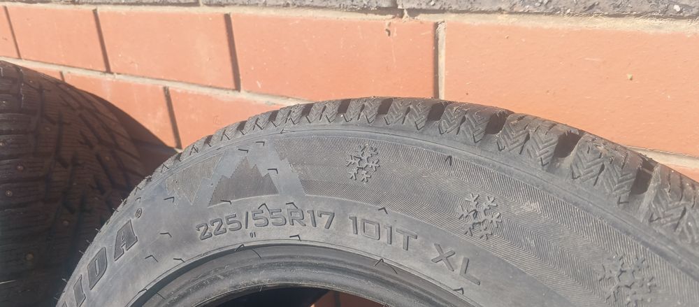 Продам шины на 17