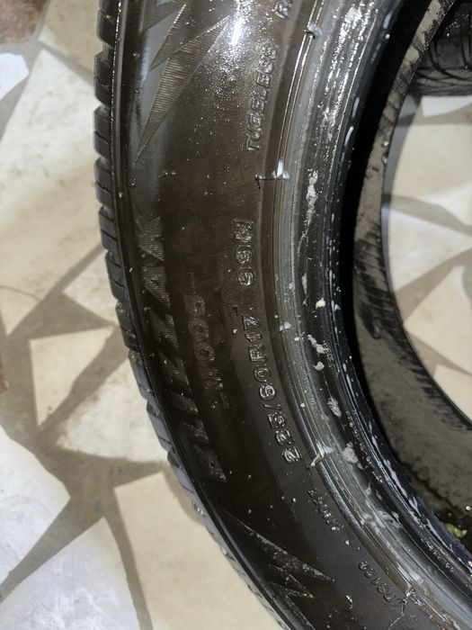 Комплект зимних шин Bridgestone