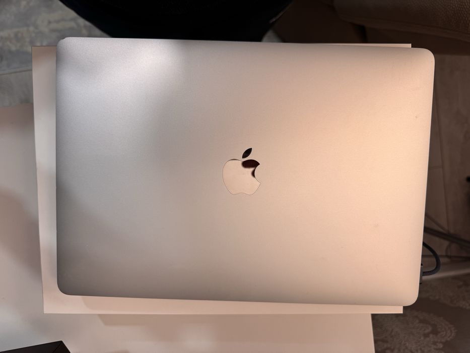 Macbook Pro, 13, M1, 8 RAM, 516GB