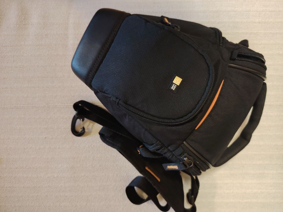 Canon EOS 1100D + EF-S 18-55mm