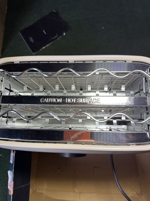 Тостер за  четири филии CECOTEC