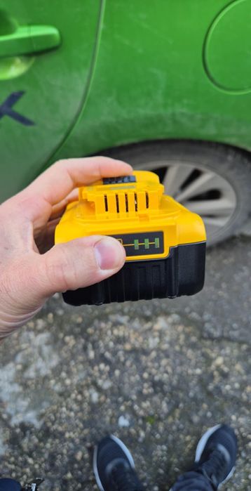 Батерия De Walt 5ah чисто нова