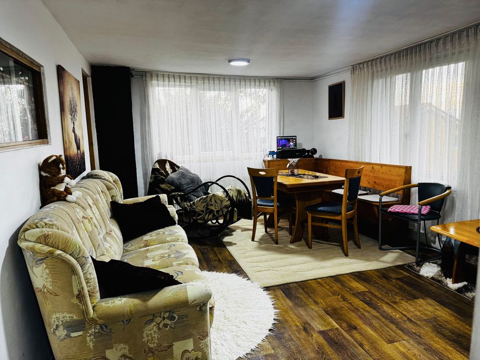 Inchiriez cabana in Statiunea Parang