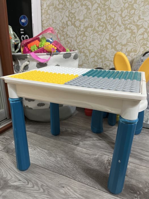 Детский стол/стулчик (лего)