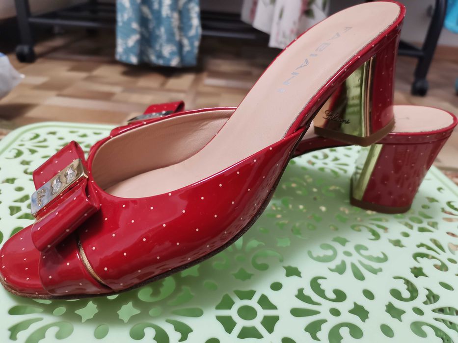 Сабо мюли лакированные