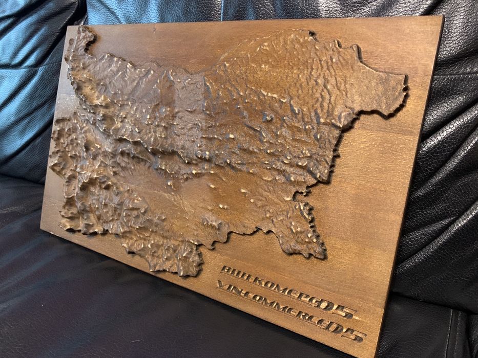 Дърворезба “Релефна карта на България”