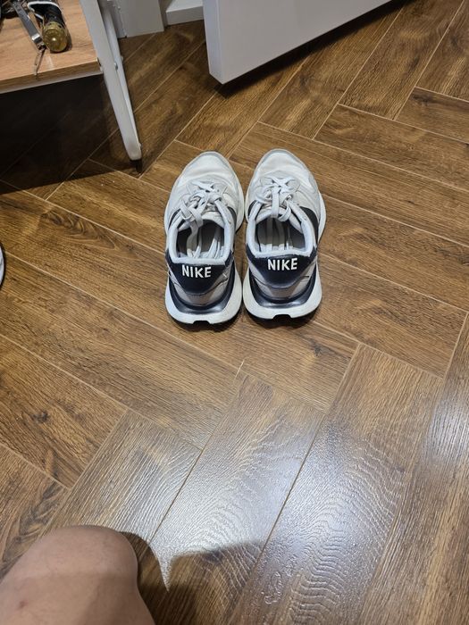 Срочно продам кросовки. NIKE.