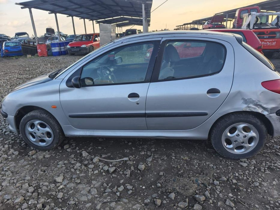 ПЕЖО 206 1.4 75 кс  1999г на части