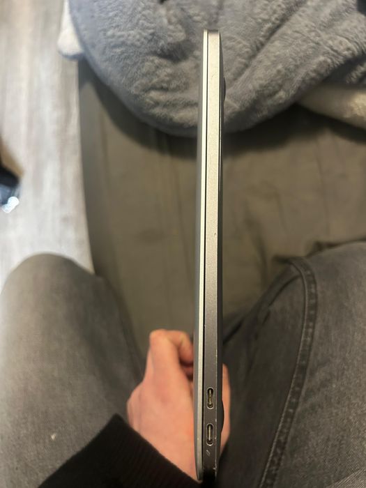 MacBook Pro 13” 2017 i5 / 8GB / 121GB SSD – stare bună