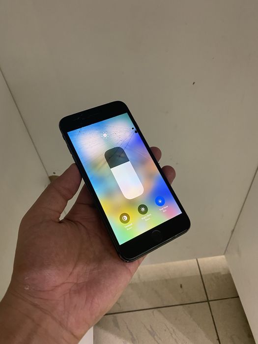 Продам Айфон 8+ 64гб