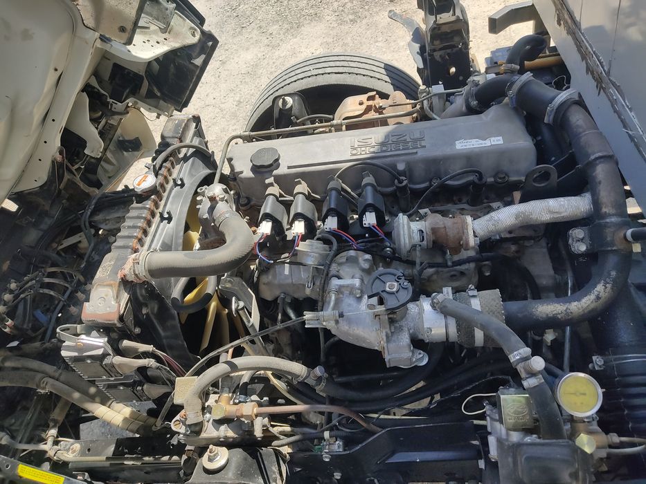 Isuzu NQRsotiladi 2013