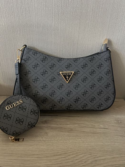Женска Guess чанта