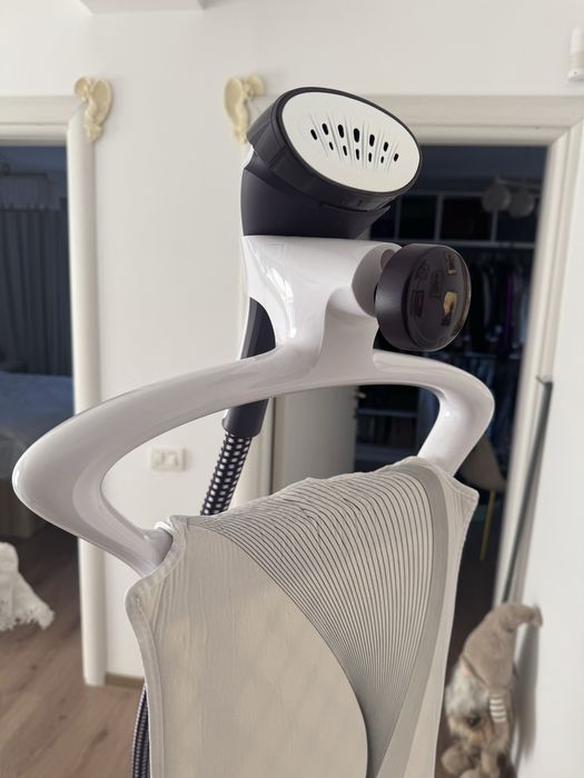 Aparat de calcat vertical cu aburi Philips ComfortTouch Plus GC558/30